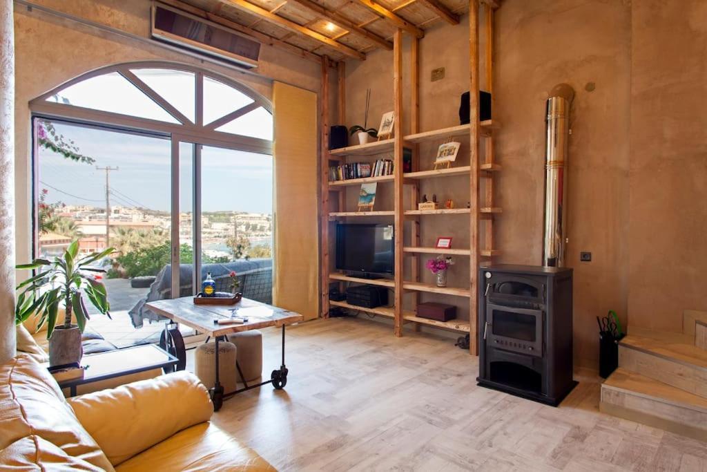 Lenico Beachfront Suites Agia Pelagia  Exterior photo