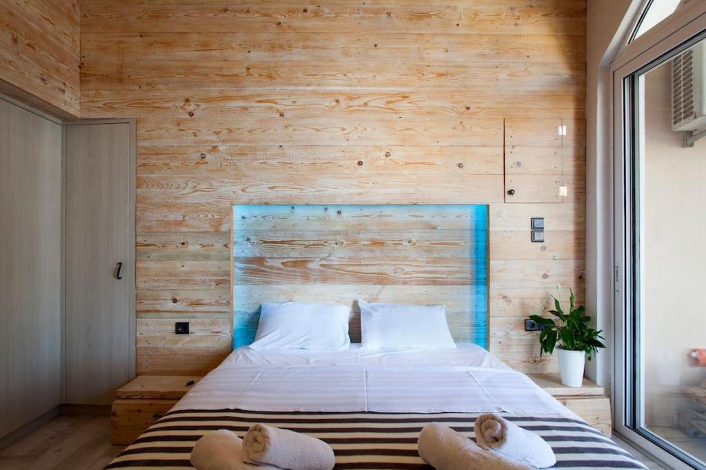 Lenico Beachfront Suites Agia Pelagia  Exterior photo
